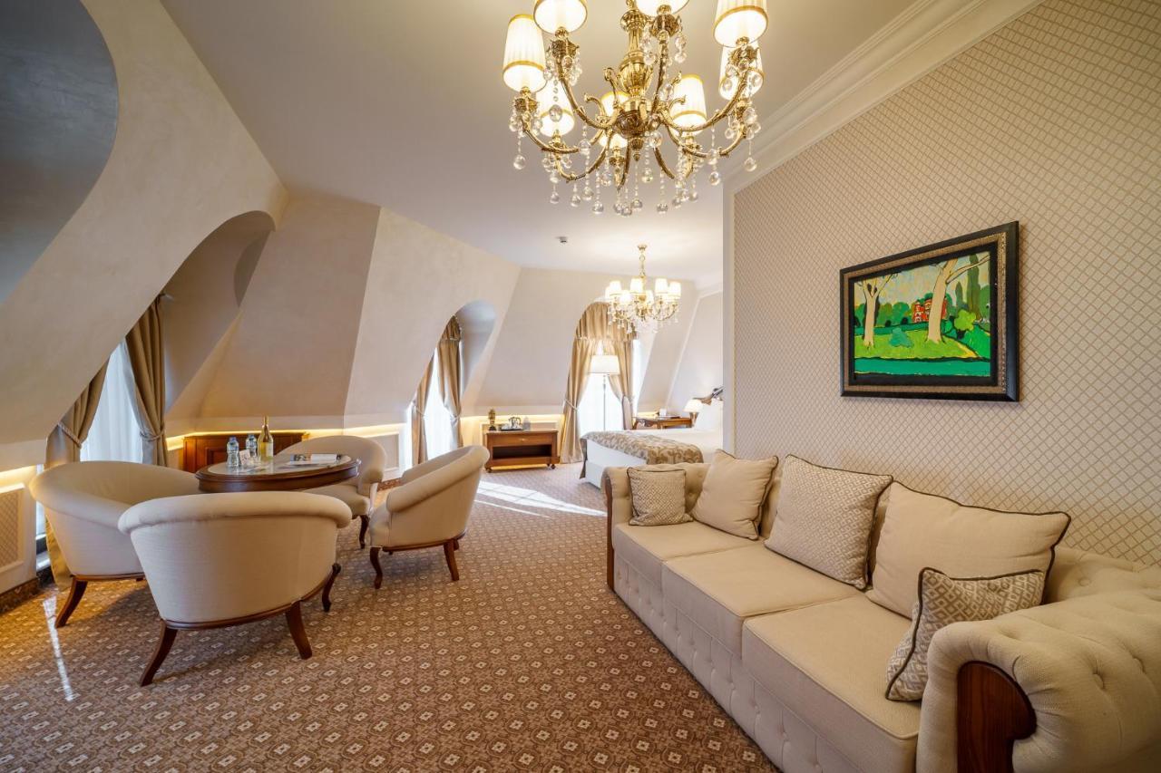Residence City Garden - Certificate Of Excellence Top 10 Best Five-Stars City Hotels For 2024 Awarded By Htif Plovdiv Exteriör bild