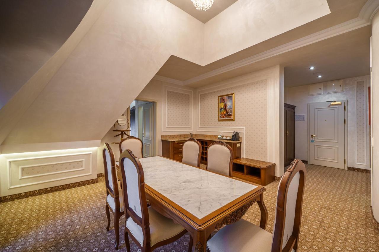 Residence City Garden - Certificate Of Excellence Top 10 Best Five-Stars City Hotels For 2024 Awarded By Htif Plovdiv Exteriör bild