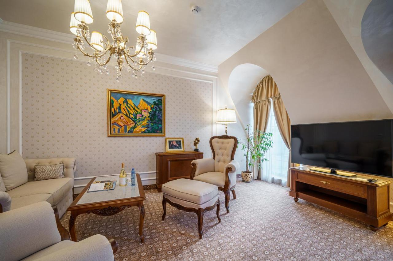 Residence City Garden - Certificate Of Excellence Top 10 Best Five-Stars City Hotels For 2024 Awarded By Htif Plovdiv Exteriör bild