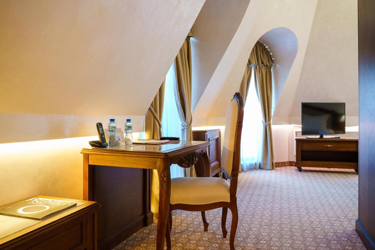 Residence City Garden - Certificate Of Excellence Top 10 Best Five-Stars City Hotels For 2024 Awarded By Htif Plovdiv Exteriör bild