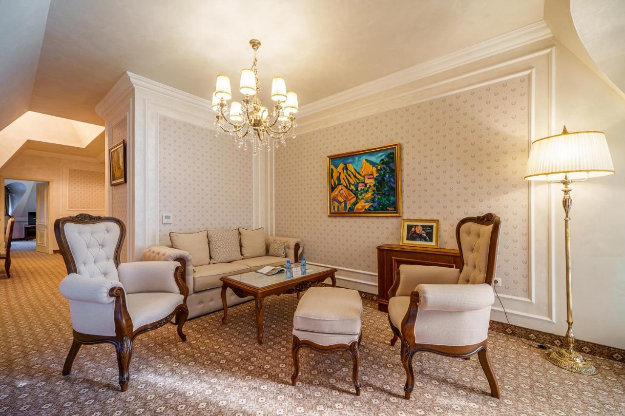 Residence City Garden - Certificate Of Excellence Top 10 Best Five-Stars City Hotels For 2024 Awarded By Htif Plovdiv Exteriör bild
