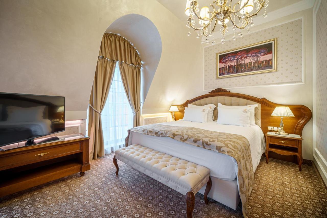 Residence City Garden - Certificate Of Excellence Top 10 Best Five-Stars City Hotels For 2024 Awarded By Htif Plovdiv Exteriör bild