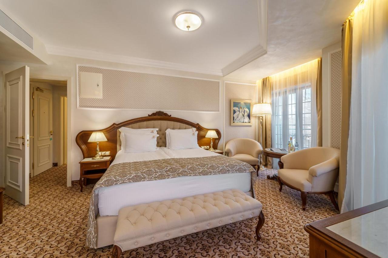 Residence City Garden - Certificate Of Excellence Top 10 Best Five-Stars City Hotels For 2024 Awarded By Htif Plovdiv Exteriör bild