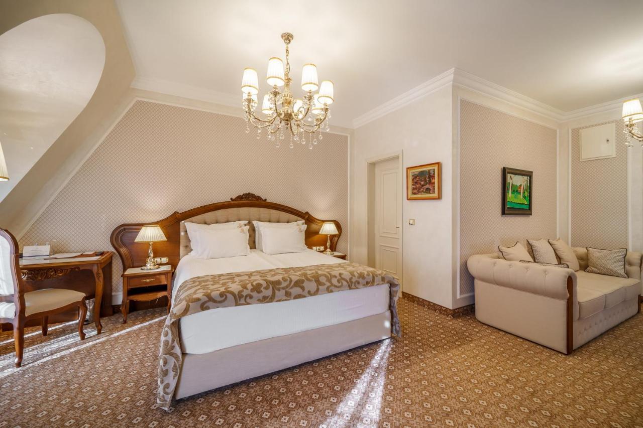 Residence City Garden - Certificate Of Excellence Top 10 Best Five-Stars City Hotels For 2024 Awarded By Htif Plovdiv Exteriör bild