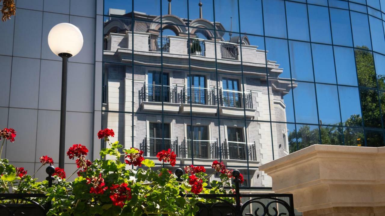 Residence City Garden - Certificate Of Excellence Top 10 Best Five-Stars City Hotels For 2024 Awarded By Htif Plovdiv Exteriör bild