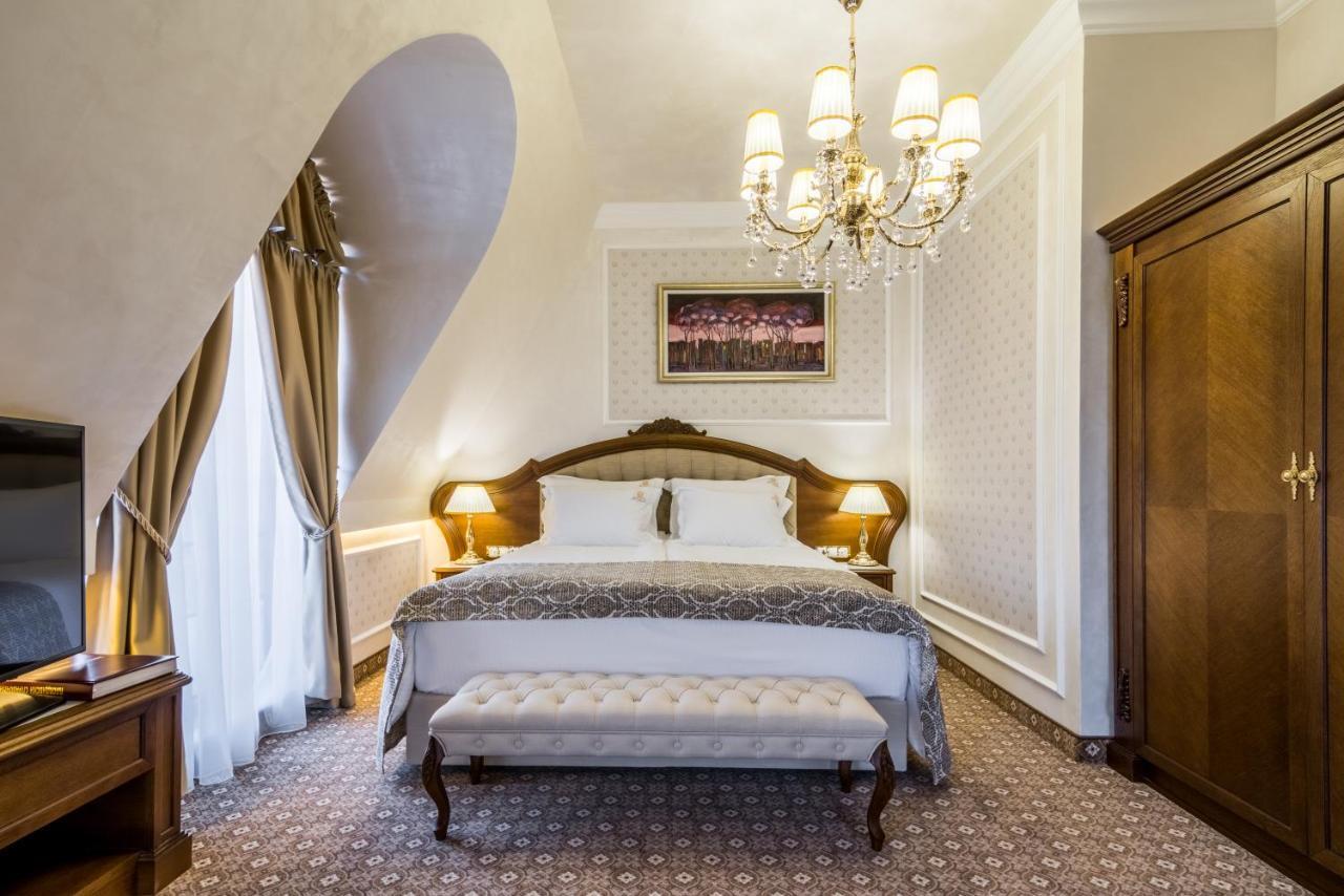 Residence City Garden - Certificate Of Excellence Top 10 Best Five-Stars City Hotels For 2024 Awarded By Htif Plovdiv Exteriör bild